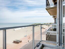 Alexy 401g on the Beach With sea View