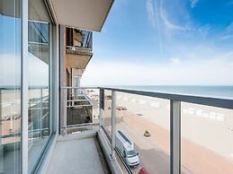 Alexy 401g on the Beach With sea View