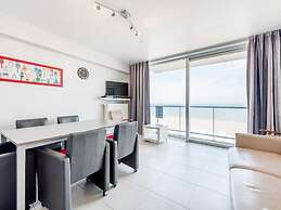 Alexy 401g on the Beach With sea View