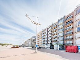 Alexy 401g on the Beach With sea View