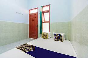 SPOT ON 93965 Ibrahim Guest House Syariah