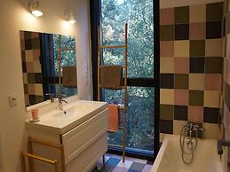 Cosy Holiday Home With Garden in Lorgues