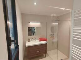 Cosy Holiday Home With Garden in Lorgues