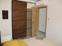 Cosy Holiday Home With Garden in Lorgues