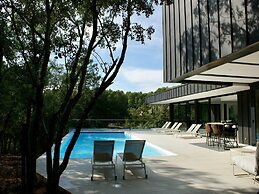 Cosy Holiday Home With Garden in Lorgues