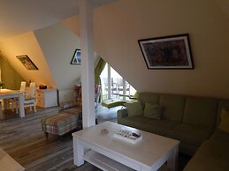 16 Bohler Brise Modern Retreat