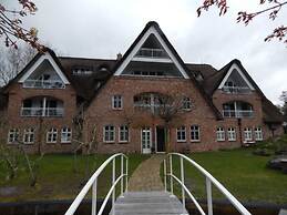 16 Bohler Brise Modern Retreat