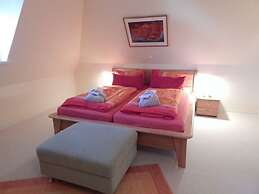 16 Bohler Brise Modern Retreat