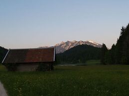 Schachen Comfortable Holiday Residence