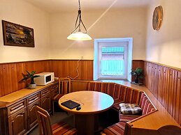Quiet Holiday Apartment Near Laghi Di Fusine