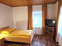 Quiet Holiday Apartment Near Laghi Di Fusine