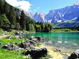 Quiet Holiday Apartment Near Laghi Di Fusine