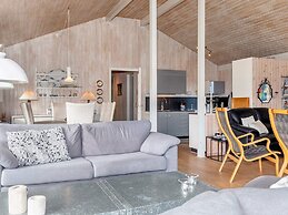 6 Person Holiday Home in Roslev
