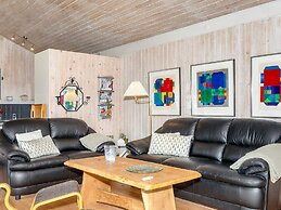 6 Person Holiday Home in Roslev