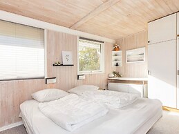 6 Person Holiday Home in Roslev