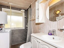 6 Person Holiday Home in Roslev