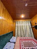 Munshi's Hotel and Restaurant Tangmarg