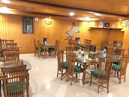 Munshi's Hotel and Restaurant Tangmarg