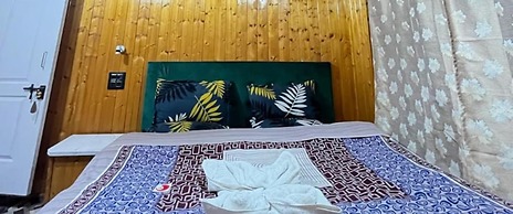 Munshi's Hotel and Restaurant Tangmarg