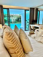 Luxtalay Khanom Hotel