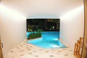 Luxtalay Khanom Hotel