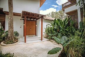 Luxtalay Khanom Hotel