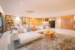 Luxtalay Khanom Hotel