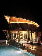 Luxtalay Khanom Hotel