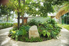 Luxtalay Khanom Hotel