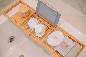 Luxtalay Khanom Hotel