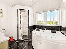 5 Star Holiday Home in Humble