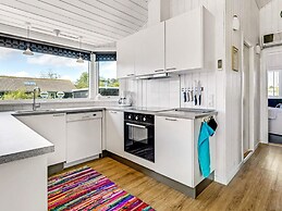 5 Star Holiday Home in Humble