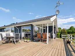 5 Star Holiday Home in Humble