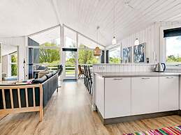 5 Star Holiday Home in Humble