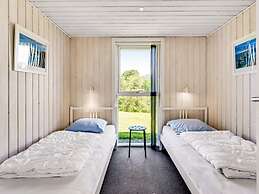 5 Star Holiday Home in Humble