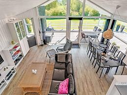 5 Star Holiday Home in Humble