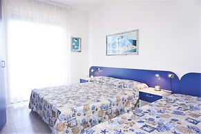 Seaside Sunny Stay With Solarium
