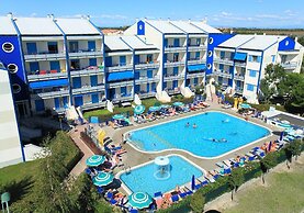 Seaside Sunny Stay With Solarium