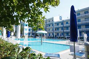 Seaside Sunny Stay With Solarium