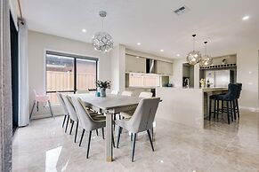 StayAU Spacious 6BR House Pool Table