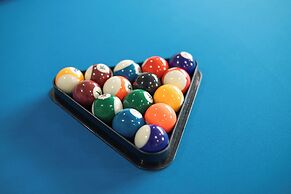 StayAU Spacious 6BR House Pool Table