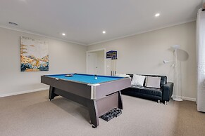 StayAU Spacious 6BR House Pool Table