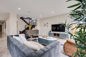 StayAU Spacious 6BR House Pool Table