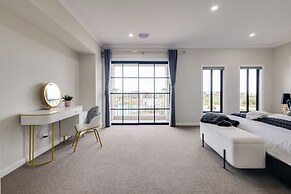 StayAU Spacious 6BR House Pool Table