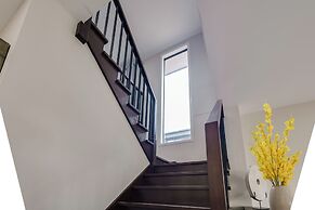 StayAU Spacious 6BR House Pool Table