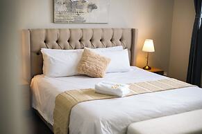 StayAU Spacious 6BR House Pool Table