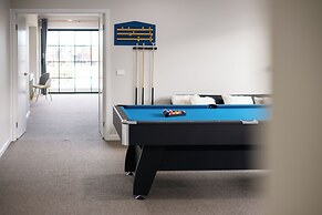 StayAU Spacious 6BR House Pool Table