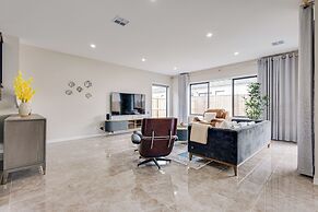 StayAU Spacious 6BR House Pool Table