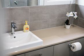 StayAU Spacious 6BR House Pool Table