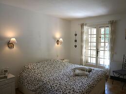 Beautiful House With Large Garden